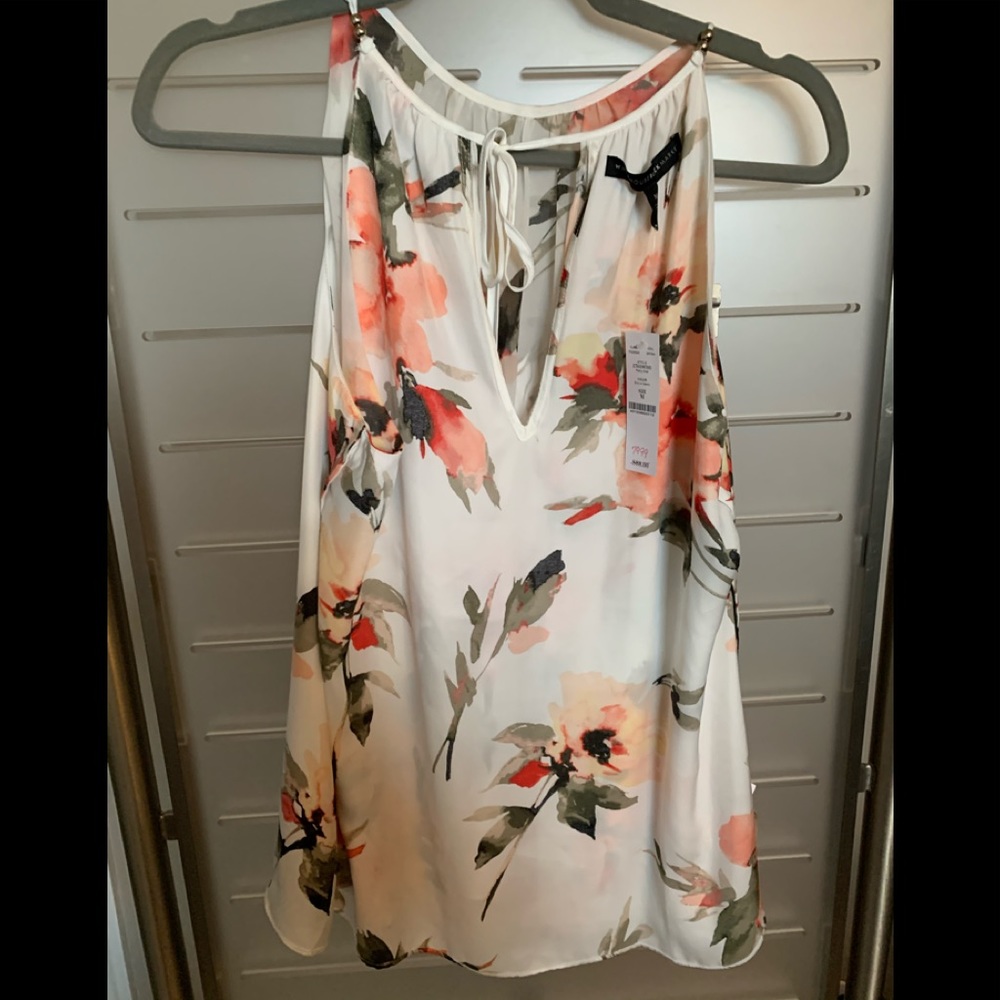 Whitehouse Blackmarket Floral Top